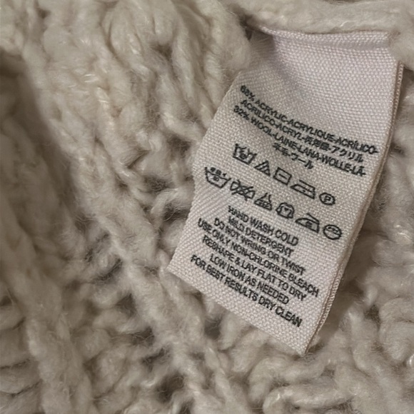 Free People cream over size chinky knit sweater. - Picture 6 of 9